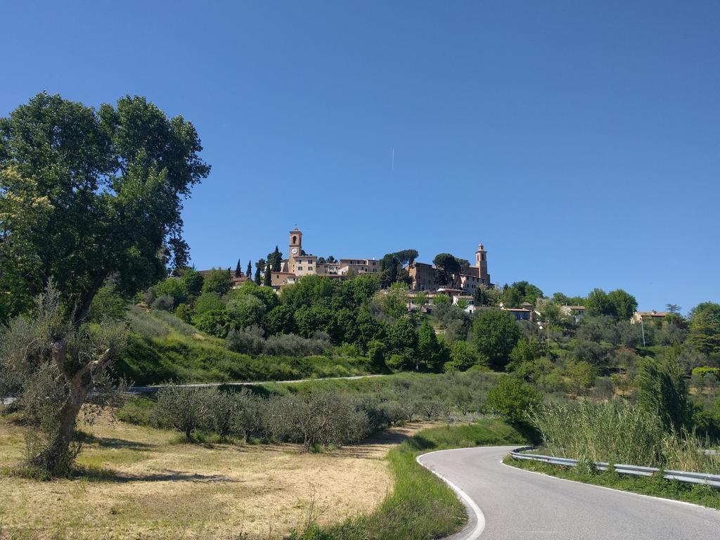 Apartmán Casa Ghibellina Castelbellino Exteriér fotografie